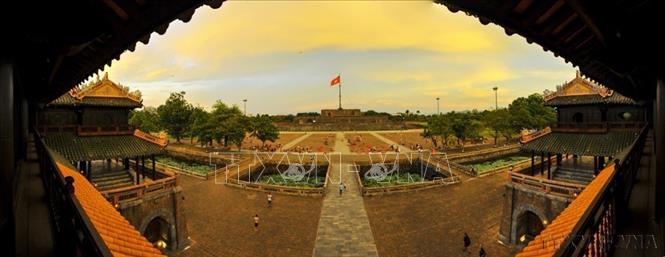 Kỳ Đài (còn gọi là Cột cờ Cố đô Huế) là di tích kiến trúc thời nhà Nguyễn nằm chính giữa mặt nam của kinh thành Huế. Kỳ Đài được xây dựng vào năm Gia Long thứ 6 (1807) cùng thời gian xây dựng kinh thành. Ảnh: Minh Đức - TTXVN
