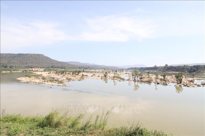 Một cồn đất ở giữa lòng sông. Ảnh: Huy Tiến – P/v TTXVN tại Thái Lan