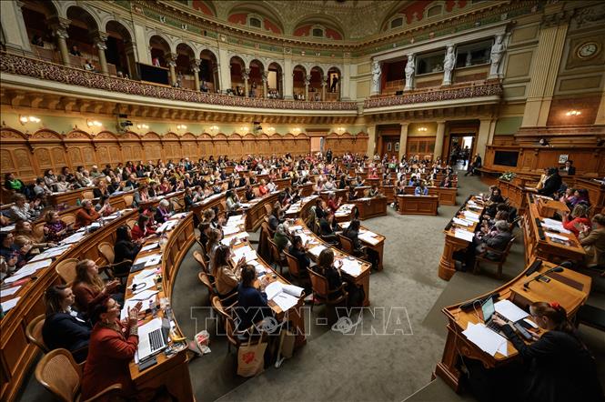 (Tư liệu) Toàn cảnh một phiên họp Quốc hội Thụy Sĩ tại Bern. Ảnh: AFP/TTXVN