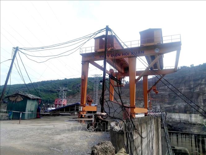 Nhiều hạng mục dang dở, bỏ hoang do dự án đã ngừng thi công quá lâu. Ảnh: Nguyễn Nam-TTXVN