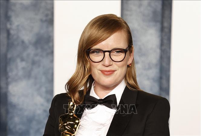 (Tư liệu) Nữ đạo diễn người Canada Sarah Polley nhận giải Oscar về 