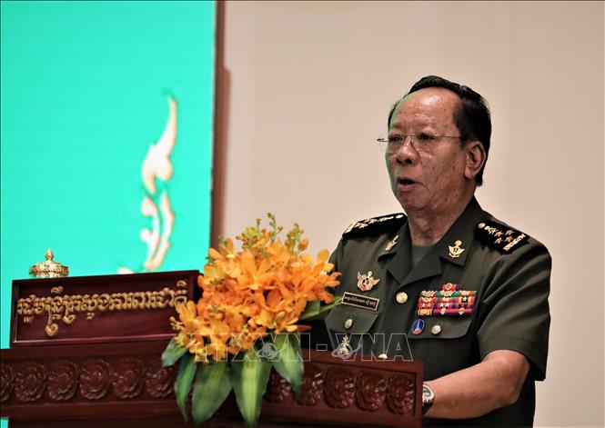 Phó Thủ tướng, Bộ trưởng Quốc phòng Campuchia Samdech Tea Banh phát biểu tại lễ kỷ niệm. Ảnh: AKP/TTXVN phát