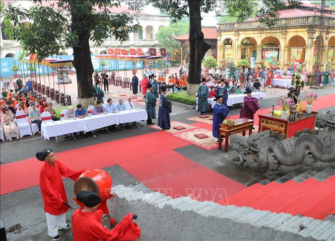 An ancient ritual is reenacted from June 21 at the Thang Long Imperial Citadel in Hanoi, as part of the celebration of the Doan Ngo Festival. VNA Photo: Thanh Tùng