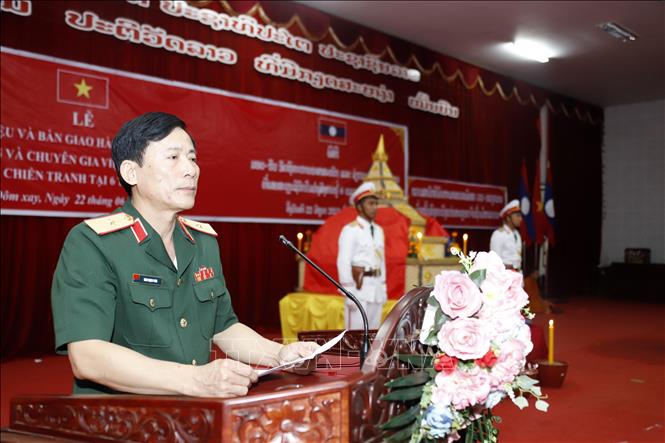 Trong ảnh: Thiếu tướng Đinh Mạnh Phác, Phó Tư lệnh Quân khu II phát biểu tại buổi lễ. Ảnh: Phạm Kiên - Phóng viên TTXVN tại Lào