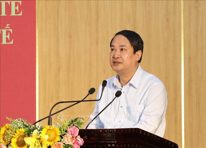 Ông Mai Văn Tuất, Phó Bí thư thường trực Tỉnh ủy Ninh Bình phát biểu tại hội nghị. Ảnh: Đức Phương - TTXVN