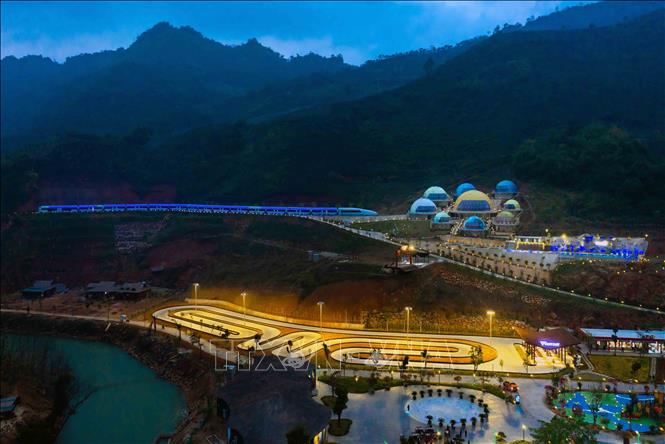 Trong ảnh: Khu du lịch Mộc Châu Island đón hơn 100.000 lượt du khách trong 6 tháng đầu năm 2023. Ảnh: Quang Quyết-TTXVN