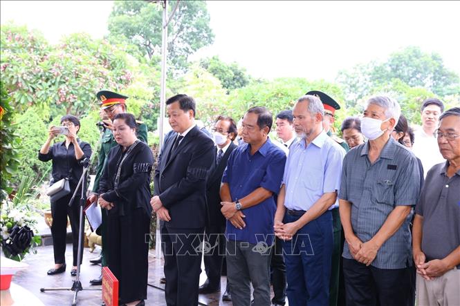 Phó Thủ tướng Lê Minh Khái, Trưởng Ban Tổ chức lễ an táng nguyên Phó Thủ tướng Vũ Khoan tại nghĩa trang Mai Dịch, Hà Nội. Ảnh: Văn Điệp - TTXVN