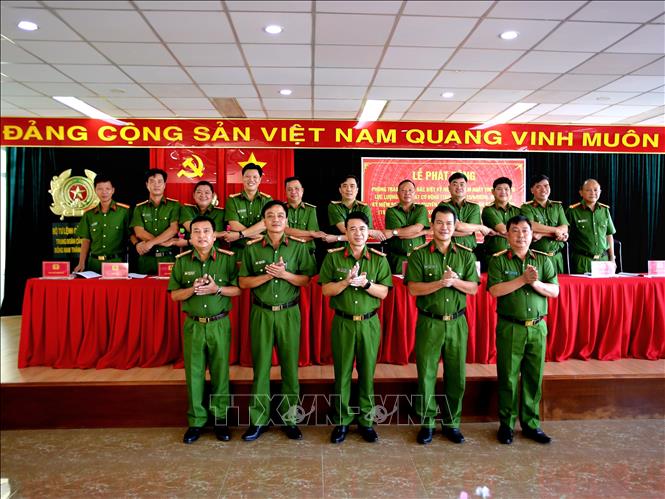 Trong ảnh: Ký kết giao ước phong trào thi đua đặc biệt. Ảnh: Thành Chung - TTXVN