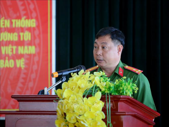 Trong ảnh: Thượng tá Nguyễn Văn Hoàng, Phó Trung đoàn trưởng Trung đoàn Cảnh sát cơ động Đông Nam Thành phố Hồ Chí Minh, phát động phong trào thi đua đặc biệt. Ảnh: Thành Chung - TTXVN