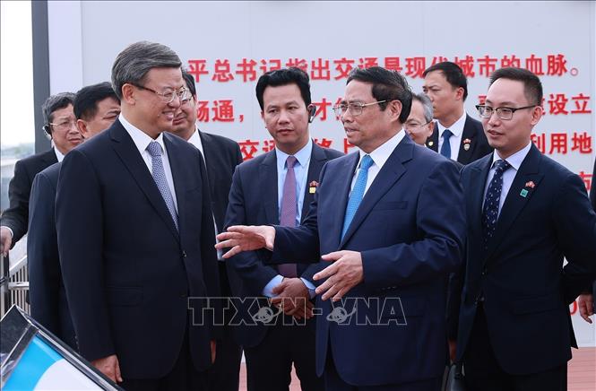 Thủ tướng Phạm Minh Chính thăm công trường Ga Hùng An và trung tâm thương mại quốc tế. Ảnh: Dương Giang-TTXVN
