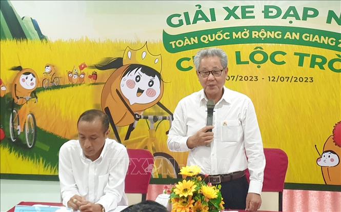 Trong ảnh: Ông Huỳnh Văn Thòn, Chủ tịch Tập đoàn Lộc Trời, phát biểu tại lễ công bố. Ảnh: Thanh Vũ - TTXVN
