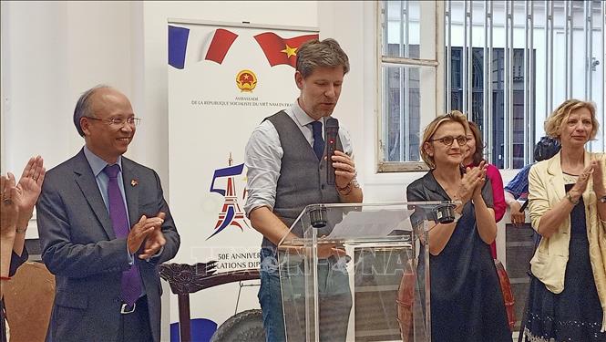 Philippe Charlier, director of the Research and Education Department at the Museum of quai Branly–Jacques Chirac speaks at the exhibition’s opening ceremony. VNA Photo: Trọng Tuyên