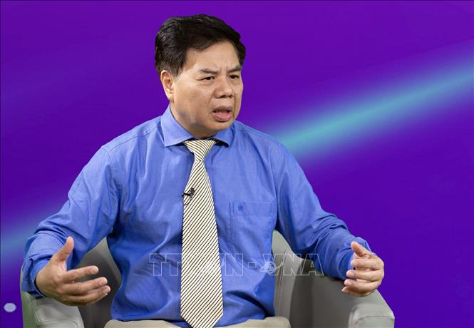 Trong ảnh: Luật sư Nguyễn Tiến Lập, Trọng tài viên Trung tâm trọng tài quốc tế Việt Nam chia sẻ tại tọa đàm. Ảnh: Trần Việt - TTXVN