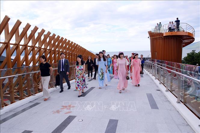 Mikazuki Group and authorities of Da Nang city on July 1 inaugurate a pedestrian bridge as part of celebrations for the 50th anniversary of Vietnam-Japan diplomatic relations (1973-2023). VNA Photo: Trần Lê Lâm