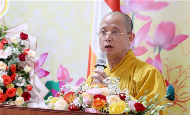 Trong ảnh: Thượng tọa Thích Minh Nghiêm, Ủy viên thường trực Hội đồng Trị sự, Trưởng Ban Trị sự Giáo hội phật giáo Việt Nam tỉnh Phú Thọ phát biểu tại Hội nghị. Ảnh: Trung Kiên - TTXVN