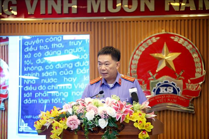 Trong ảnh: Ông Ngô Phạm Việt, Trưởng phòng kiểm sát án kinh tế, tham nhũng và chức vụ (Phòng 3) phát biểu tại hội nghị. Ảnh: Thành Chung - TTXVN