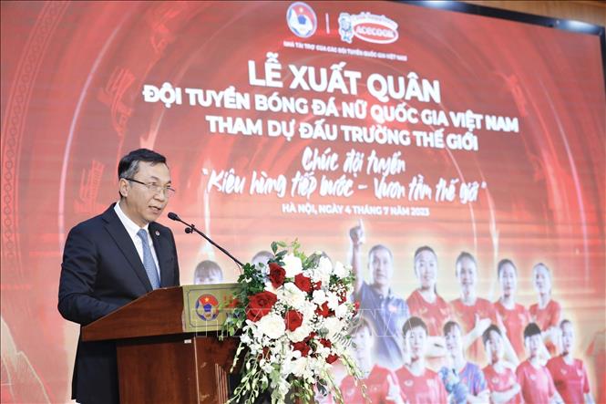 Chairman of the Vietnam Football Federation (VFF) Tran Quoc Tuan speaks at the send-off ceremony. VNA Photo