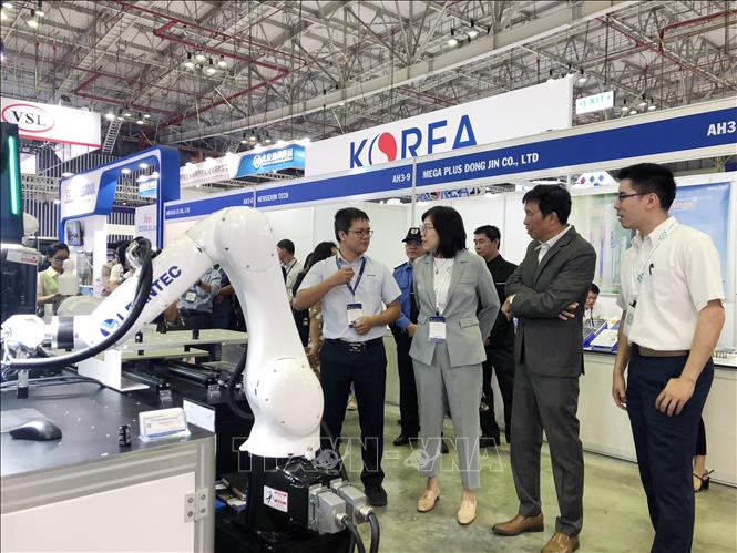 Int’l precision engineering, machine tools expo opens in HCM City - VNA ...