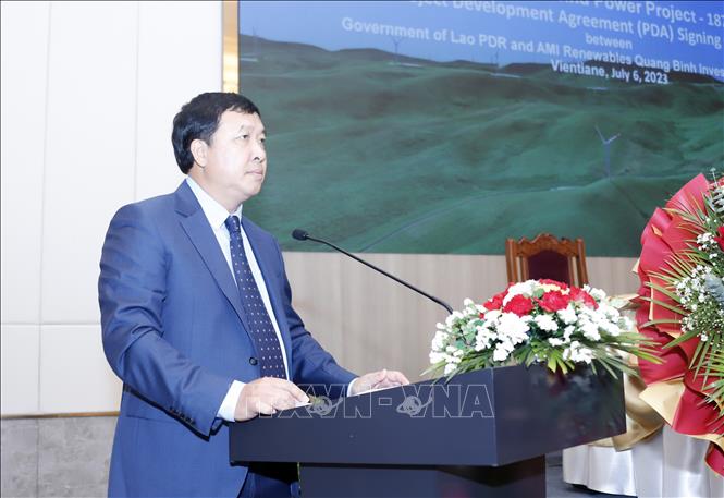 Trong ảnh: Ông Nguyễn Nam Thắng, Chủ tịch Hội đồng Quản trị Công ty AMI Renewables Quảng Bình phát biểu tại lễ ký kết. Ảnh: Phạm Kiên - Phóng viên TTXVN tại Lào