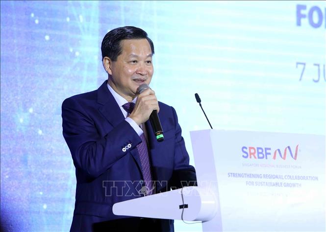 Phó Thủ tướng Lê Minh Khái phát biểu tại Diễn đàn. Ảnh: An Đăng - TTXVN