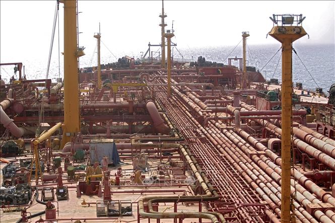(Tư liệu) Tàu chở dầu FSO Safer được neo trên Biển Đỏ ở ngoài khơi Hodeida, Yemen, ngày 12/6/2023. Ảnh: AFP/TTXVN
