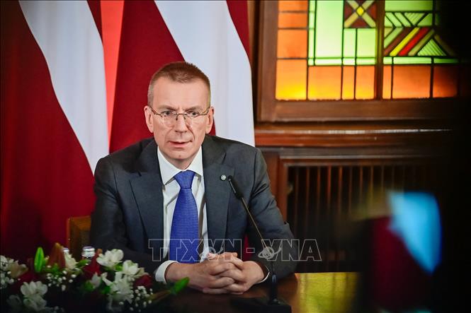 (Tư liệu) Tổng thống đắc cử Latvia Edgars Rinkevics phát biểu tại cuộc họp báo ở Riga ngày 31/5/2023. Ảnh: AFP/TTXVN