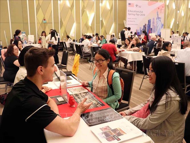 Triển lãm Giáo dục Hoa Kỳ Xuân 2019 thu hút đại diện 50 trường đại học, cao đẳng của Hoa Kỳ tại Thành phố Hồ Chí Minh (Đà Nẵng, 7/3/2019). Ảnh: Trần Lê Lâm – TTXVN