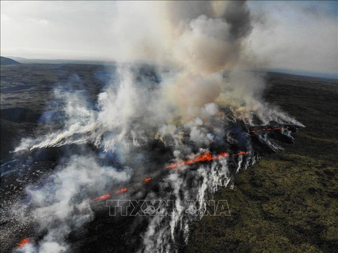 Núi lửa phun trào gần thủ đô Reykjavik, Iceland ngày 10/7/2023. Ảnh: AFP/TTXVN