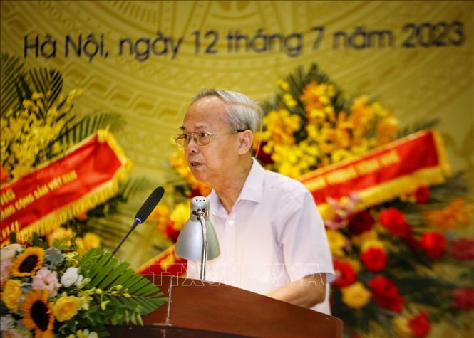 GS. TS Đinh Xuân Dũng, nguyên Phó Chủ tịch Hội đồng Lý luận Phê bình Văn học Nghệ thuật Trung ương trình bày tham luận tại Đại hội. Ảnh: Tuấn Đức - TTXVN