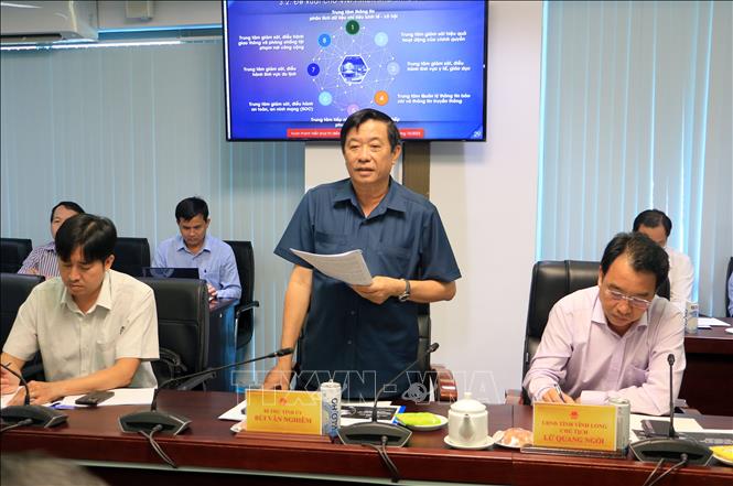 Bí thư Tỉnh ủy Vĩnh Long Bùi Văn Nghiêm phát biểu tại buổi làm việc. Ảnh: Phạm Minh Tuấn-TTXVN