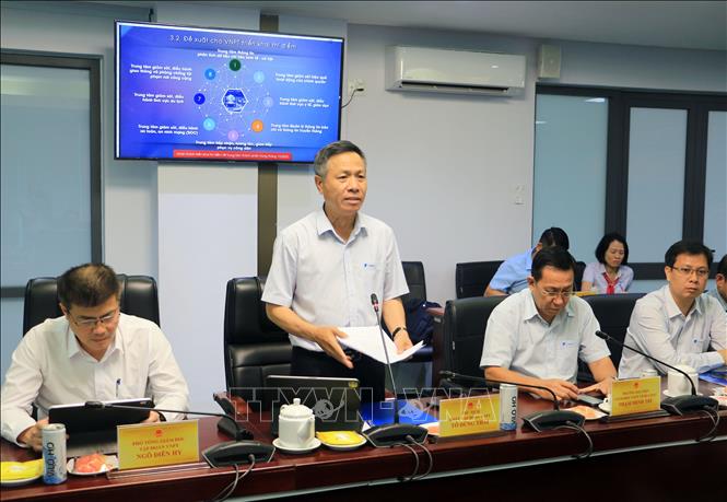 Chủ tịch Hội đồng thành viên Tập đoàn VNPT Tô Dũng Thái phát biểu tại buổi làm việc. Ảnh: Phạm Minh Tuấn-TTXVN