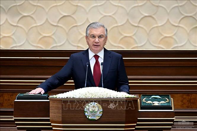 Ông Shavkat Mirziyoyev tuyên thệ nhậm chức Tổng thống Uzbekistan tại thủ đô Tashkent ngày 14/7/2023. Ảnh: AFP/TTXVN