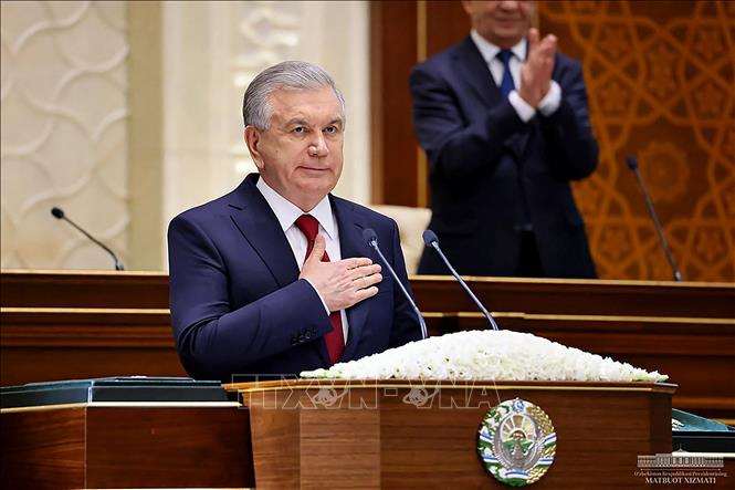 Ông Shavkat Mirziyoyev tuyên thệ nhậm chức Tổng thống Uzbekistan tại thủ đô Tashkent ngày 14/7/2023. Ảnh: AFP/TTXVN