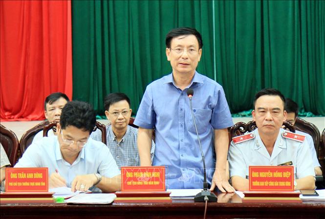 Chủ tịch UBND tỉnh Nam Định Phạm Đình Nghị phát biểu tại buổi đối thoại. Ảnh: Thái Thuần – TTXVN 