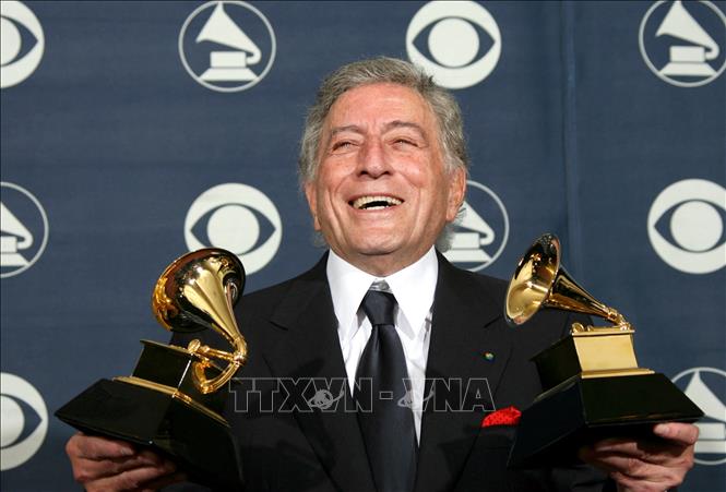Huyền thoại âm nhạc Mỹ Tony Bennett tại lễ trao giải Grammy lần thứ 49 ở Los Angeles, Mỹ ngày 11/2/2007. Ảnh: AFP/TTXVN