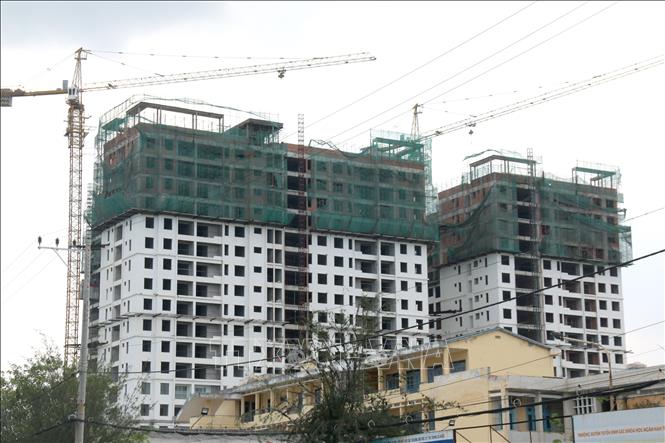 A social housing project is underway in the central province of Binh Thuan. VNA Photo: Nguyễn Thanh 