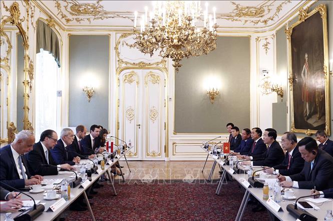 Austrian President Alexander Van der Bellen and President Vo Van Thuong hold talks. VNA Photo: Thống Nhất 