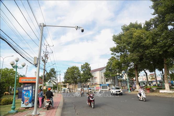 Camera giám sát an ninh trật tự đặt tại Công viên Thắng Lợi, thuộc phường 1, thành phố Tây Ninh, tỉnh Tây Ninh. Ảnh: Giang Phương - TTXVN