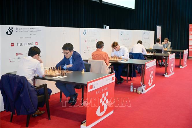 Grandmaster Le Quang Liem competes in the game's fifth round. Photo by courtesy/VNA