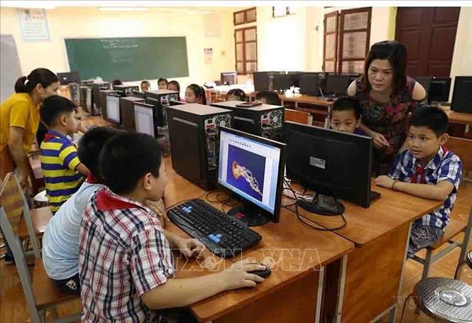 Cơ sở vật chất phục vụ dạy và học của Trường THCS Ba Trại A, xã Ba Trại, huyện Ba Vì được đầu tư khang trang theo tiêu chí nông thôn mới. Ảnh: Vũ Sinh - TTXVN