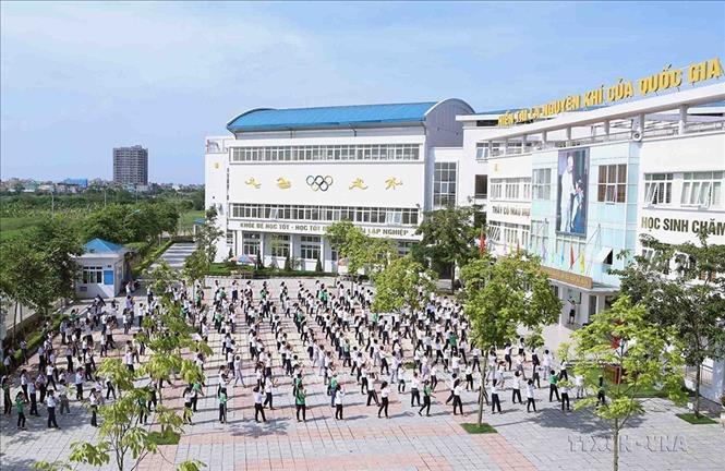 Trường THCS Chu Văn An, xã Tứ Hiệp, huyện Thanh Trì - trường đạt chuẩn Quốc gia, được đầu tư xây dựng theo tiêu chí Nông thôn mới. Ảnh: Vũ Sinh - TTXVN