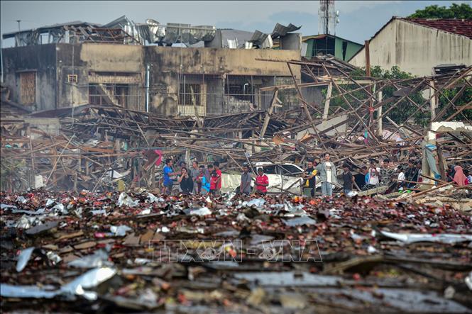 Hiện trường vụ nổ pháo hoa tại Narathiwat, Thái Lan, ngày 29/7/2023. Ảnh: AFP/TTXVN