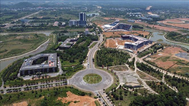 Trong năm 2022, doanh thu của các doanh nghiệp tại đây đạt khoảng 18.000 tỷ đồng và nộp ngân sách khoảng 1.200 tỷ đồng. Ảnh: Huy Hùng - TTXVN
