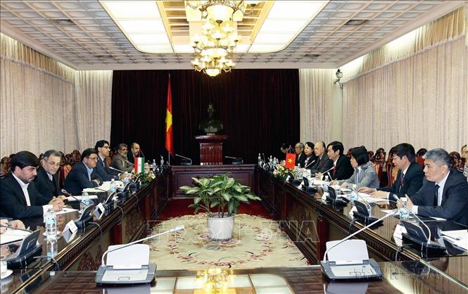 Hội đàm giữa hai nhóm Nghị sỹ hữu nghị Việt Nam và Iran (Hà Nội, 28/3/2011). Ảnh: Thái Bình - TTXVN