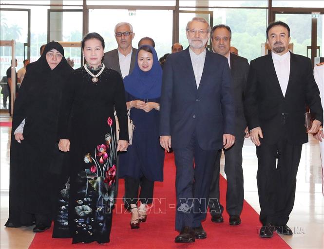 Chủ tịch Quốc hội Nguyễn Thị Kim Ngân đón Chủ tịch Quốc hội Iran Ali Ardeshir Larijani thăm chính thức Việt Nam (Hà Nội, 16/4/2018). Ảnh: Trọng Đức – TTXVN