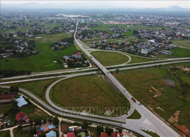 Nút giao thông Yên Bình (Km41+800, thành phố Phổ Yên) với đường cao tốc Hà Nội – Thái Nguyên. Ảnh: Vũ Sinh - TTXVN