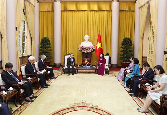 Vice President Vo Thi Anh Xuan receives President of Japan's Kyodo News Agency Mizutani Toru in Hanoi on August 3. VNA Photo: An Đăng