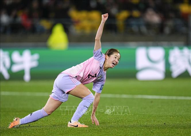 Pha ăn mừng của cầu thủ Risa Shimizu sau khi ghi bàn thắng nâng tỉ số lên 2-1 cho Nhật Bản ở phút 50 của trận đấu. Ảnh: Kyodo/TTXVN