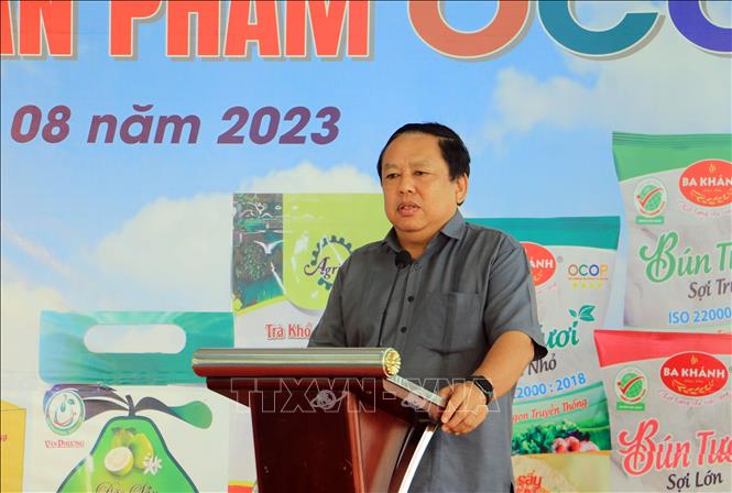 Phó Chủ tịch UBND tỉnh Vĩnh Long Nguyễn Văn Liệt phát biểu tại buổi lễ. Ảnh: Phạm Minh Tuấn-TTXVN.