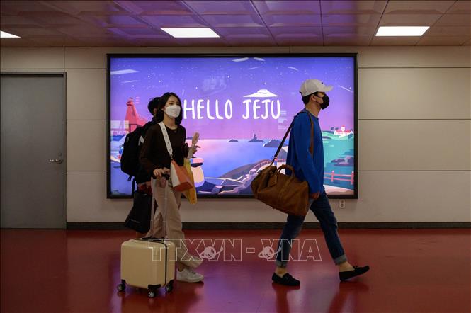 (Tư liệu) Hành khách tại sân bay Jeju, Hàn Quốc. Ảnh: AFP/TTXVN